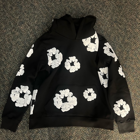 Floral Pattern Black Hoodie - Picture 2 of 3